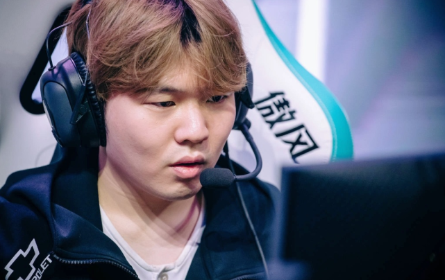 总是保持高 总是保持高