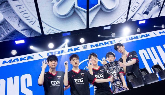 无论他是在 无论他是在