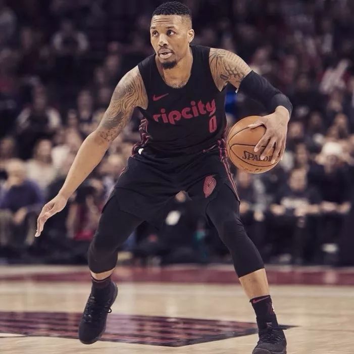 球员简短的 球员简短的